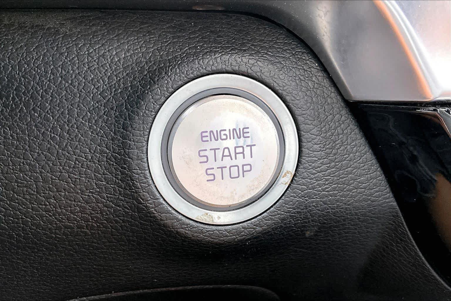 Used 2021 Everlasting Silver Kia SX image 31