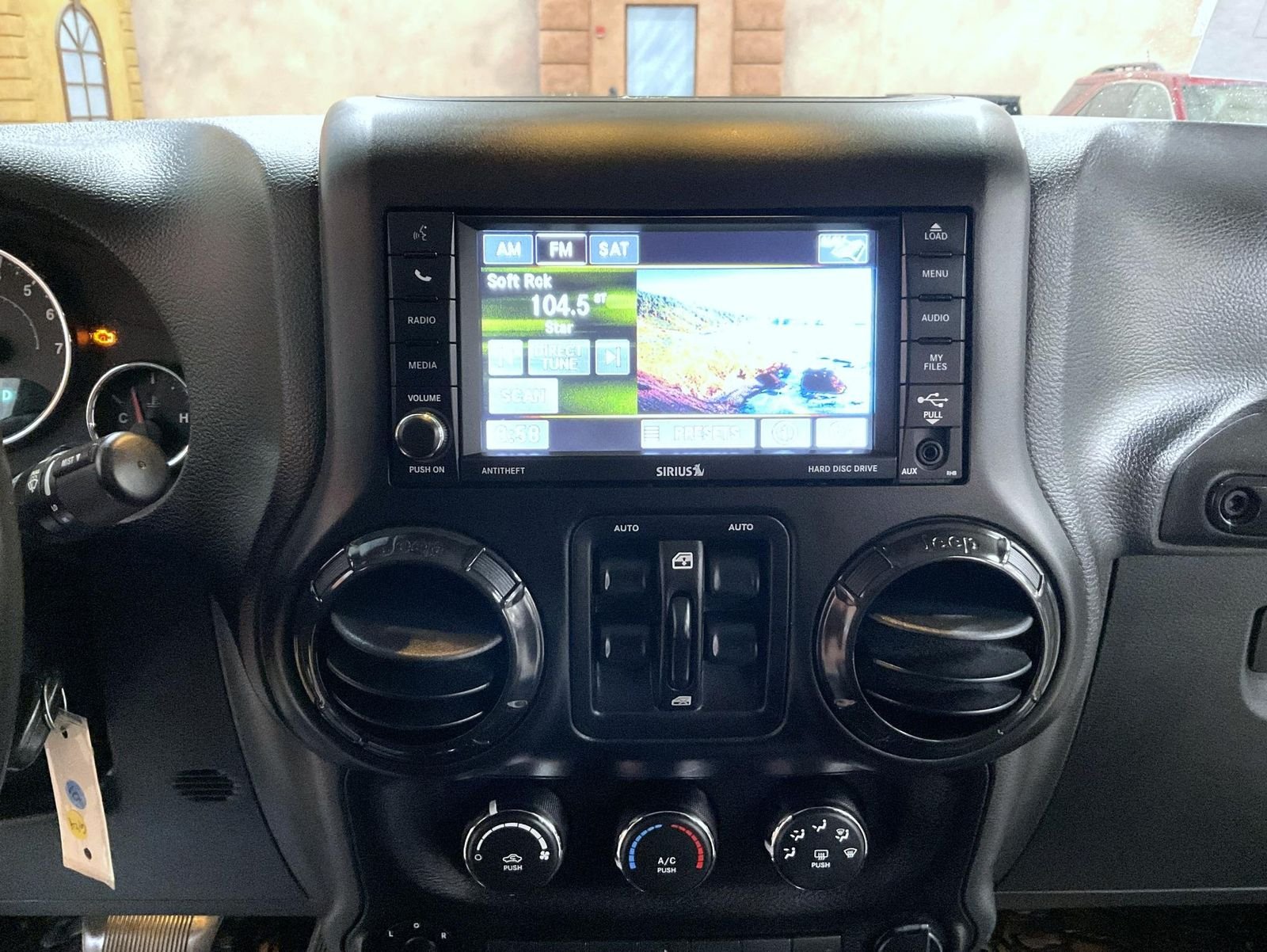 Used 2017 White Jeep Unlimited Sahara image 13
