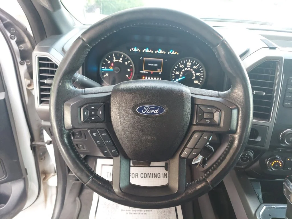 Used 2017 Oxford White Ford XLT image 12