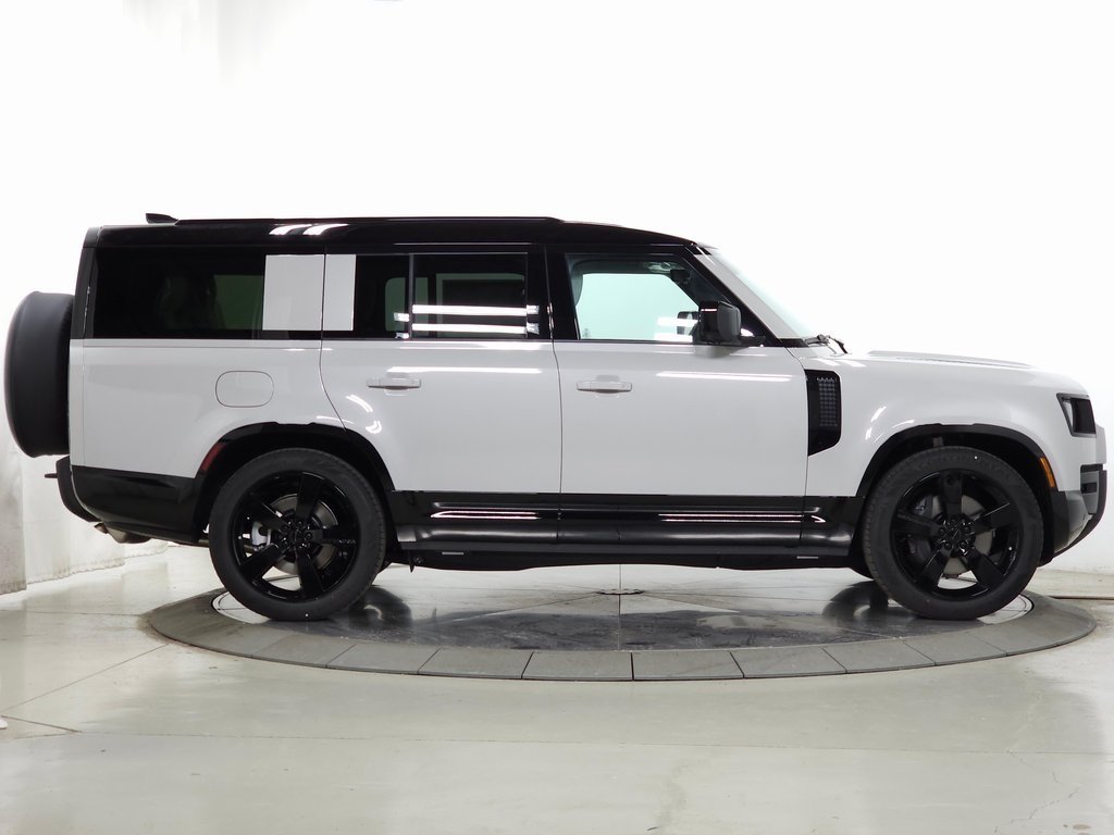 2026 LAND ROVER DEFENDER - Image 6