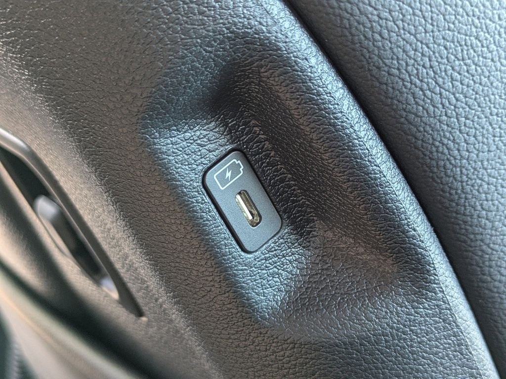 New 2025 Jungle Green Kia X-Line Prestige image 60