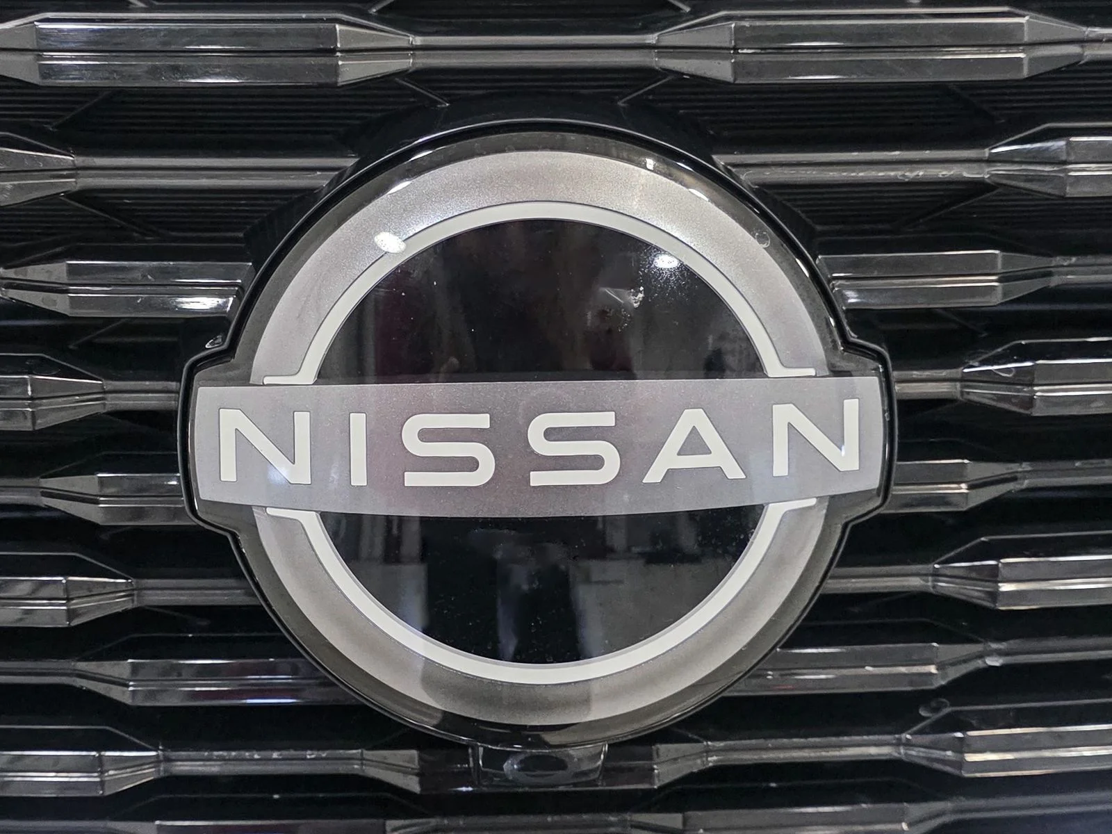 Used 2023 Gray Nissan SV image 13