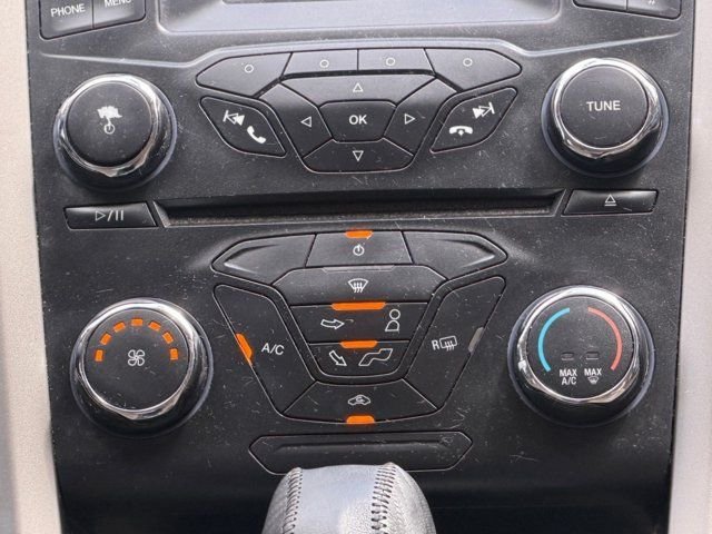Used 2013 White Ford SE image 22