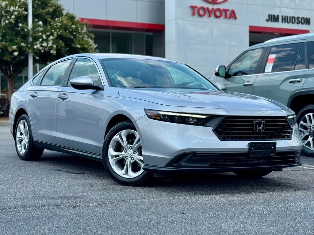 Used 2025  Honda LX image 2