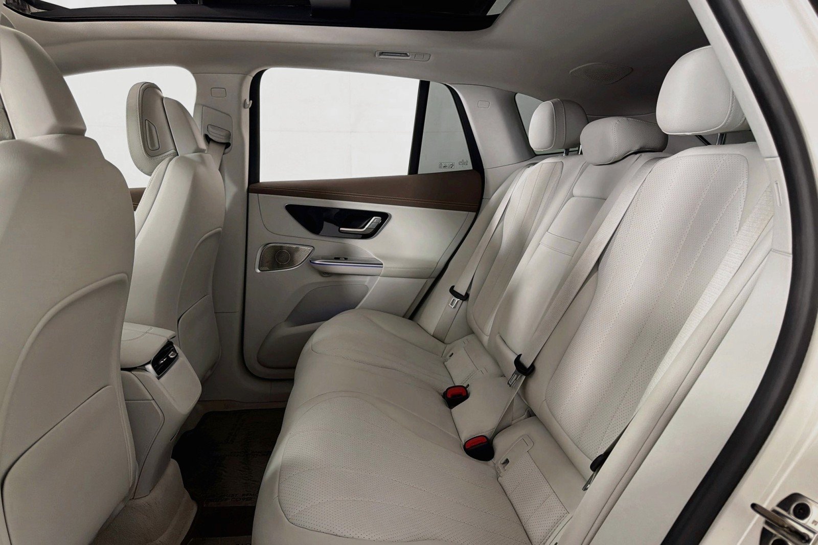 Certified Used 2023 MANUFAKTUR Diamond White Metallic Mercedes-Benz EQE 350 image 9