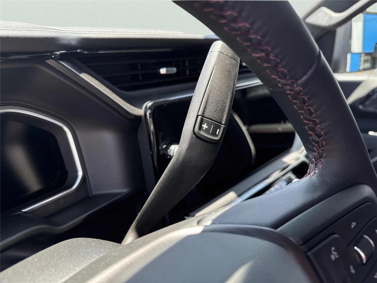 New 2026 Sterling Metallic GMC AT4X image 28
