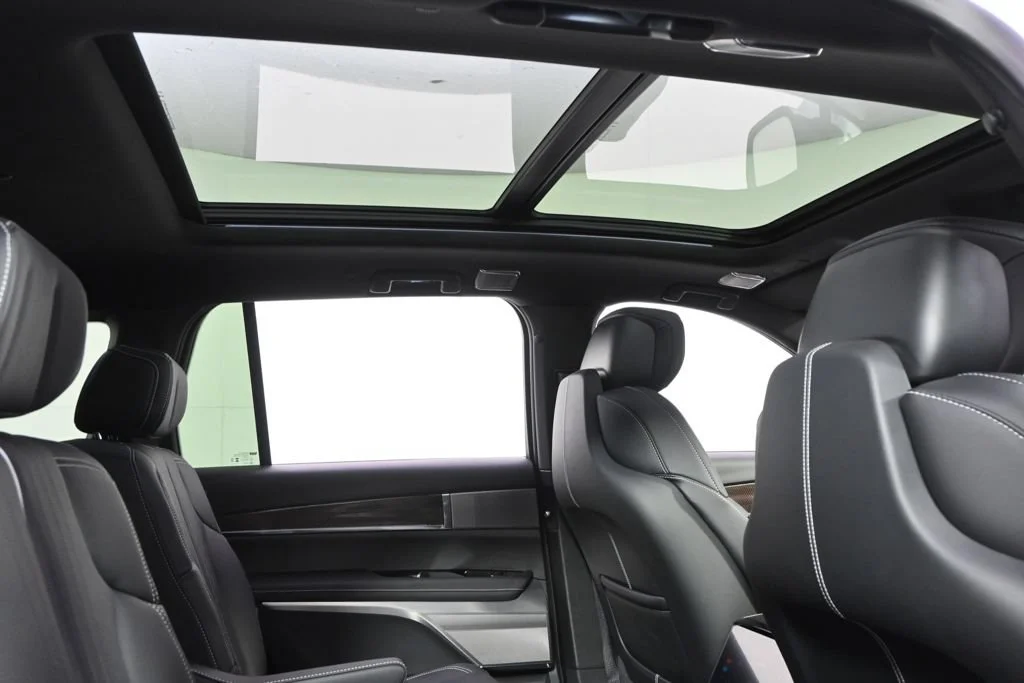 2027 Cadillac VISTIQ Sport - Photo 17