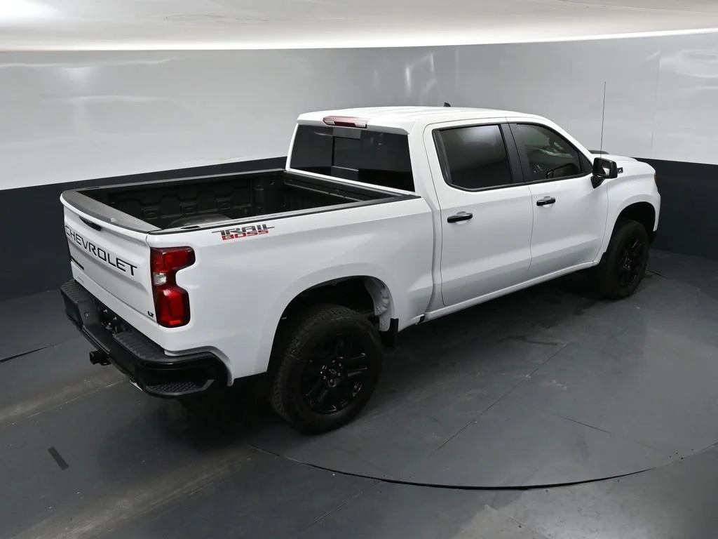 New 2026 Summit White Chevrolet LT Trail Boss image 39