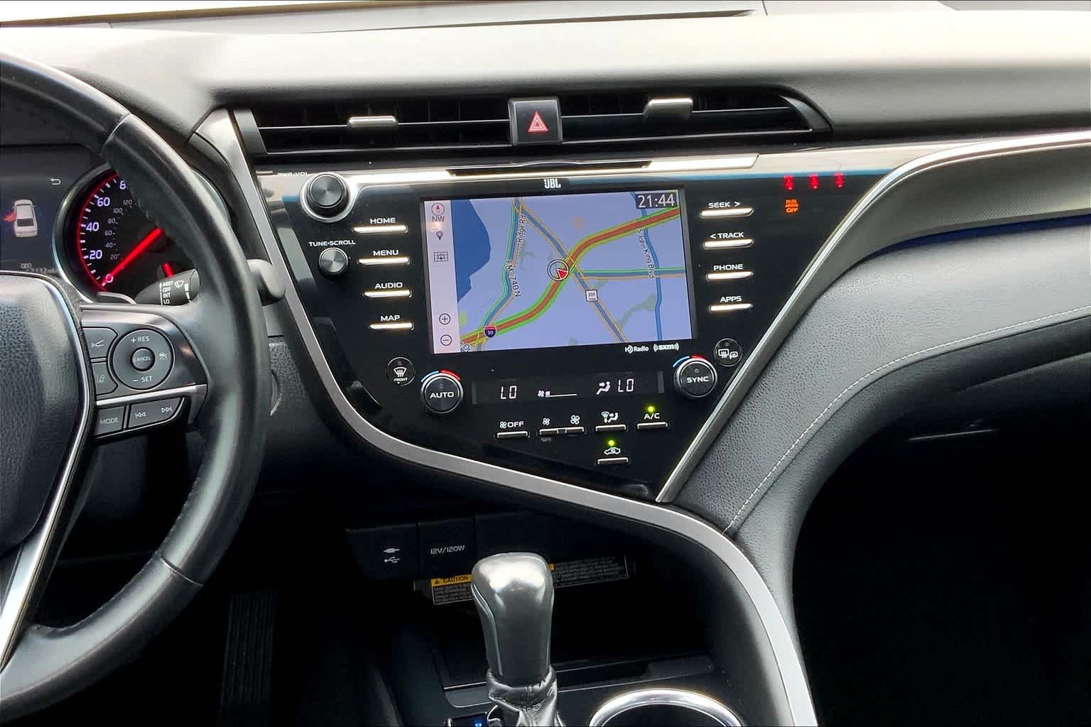 Used 2018 Wind Chill Pearl Toyota XSE V6 image 6