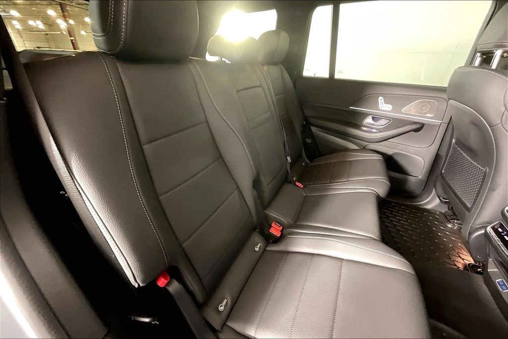 Used 2026 Black Mercedes-Benz GLS 450 image 19