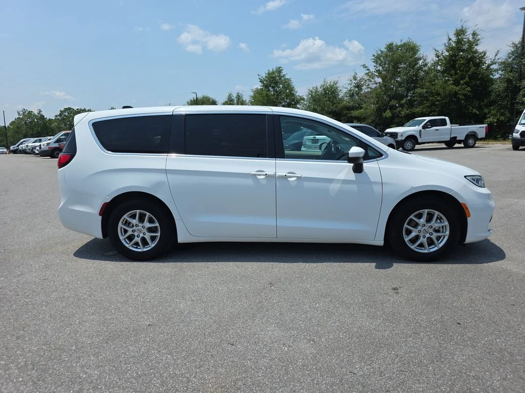 Used 2023 White Chrysler Touring L image 8