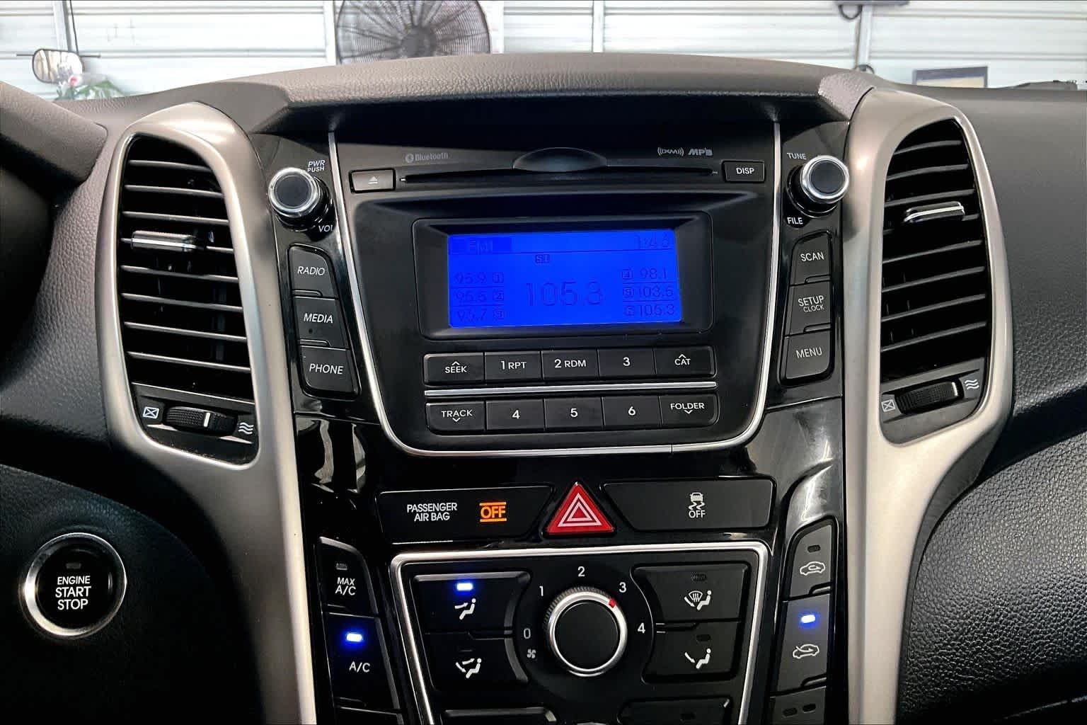 Used 2013 Shimmering Silver Hyundai  image 31