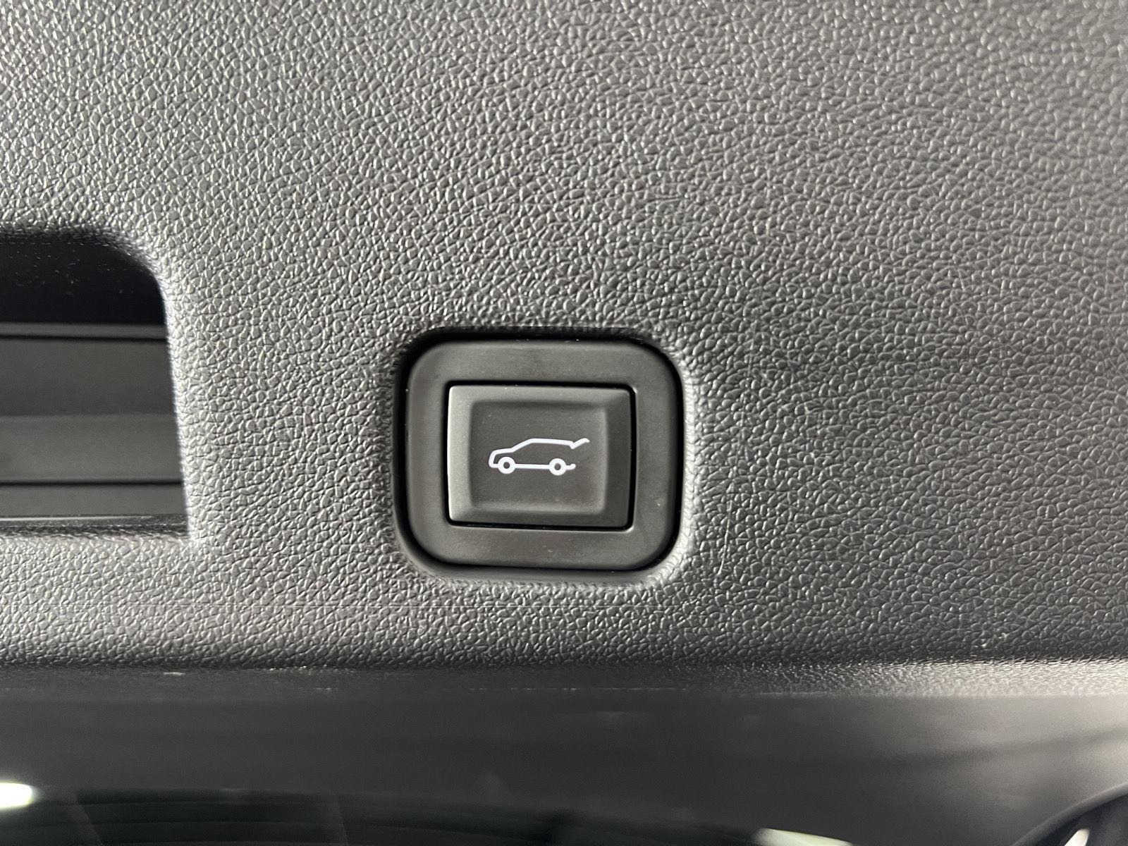 Used 2025 Ebony Twilight Metallic GMC AWD AT4 image 25