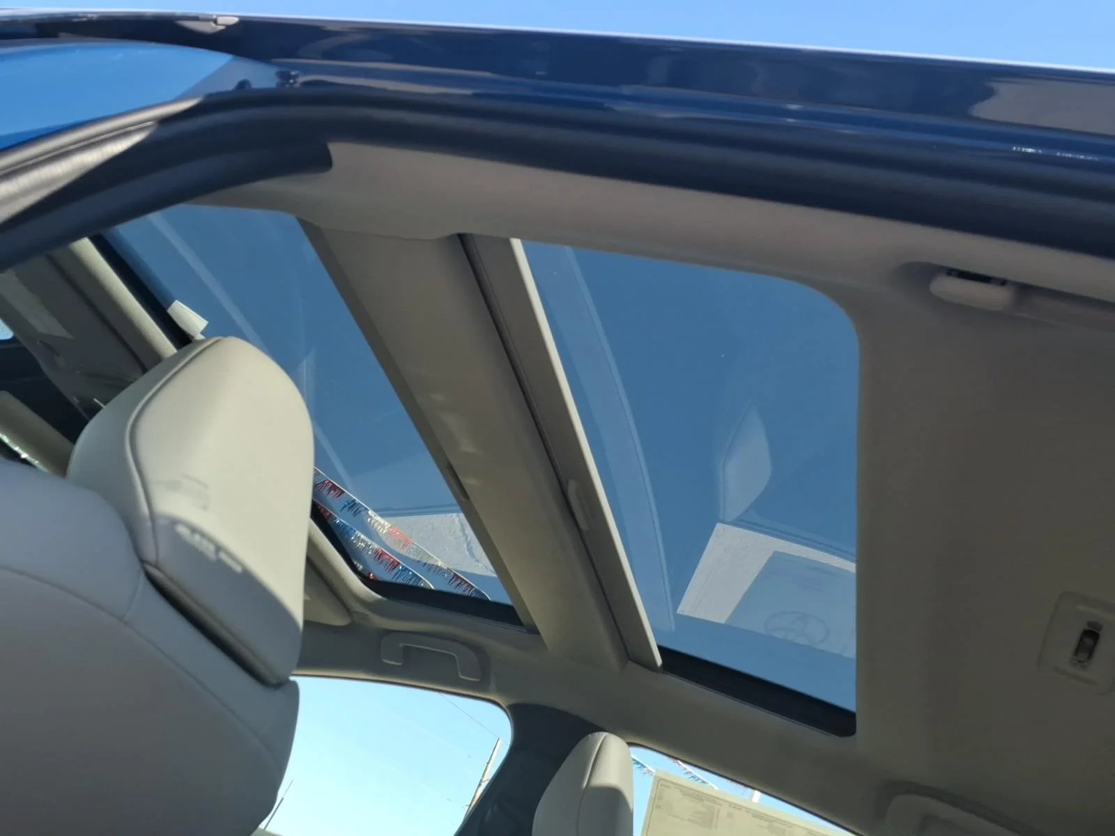 New 2027 Reservoir Blue Toyota  XLE image 8