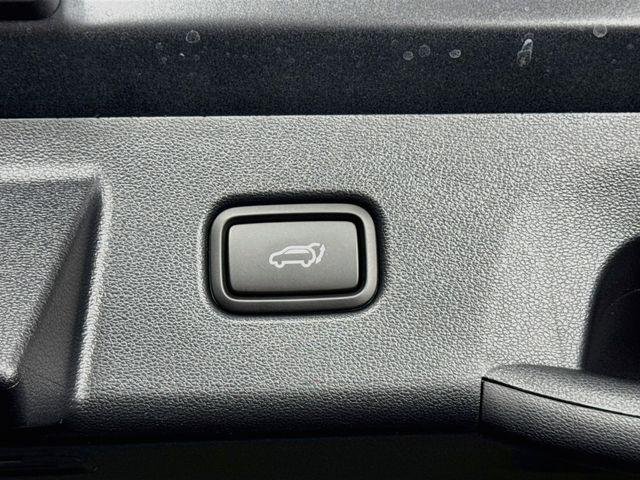 New 2026 Black Hyundai SEL Plus FWD image 40