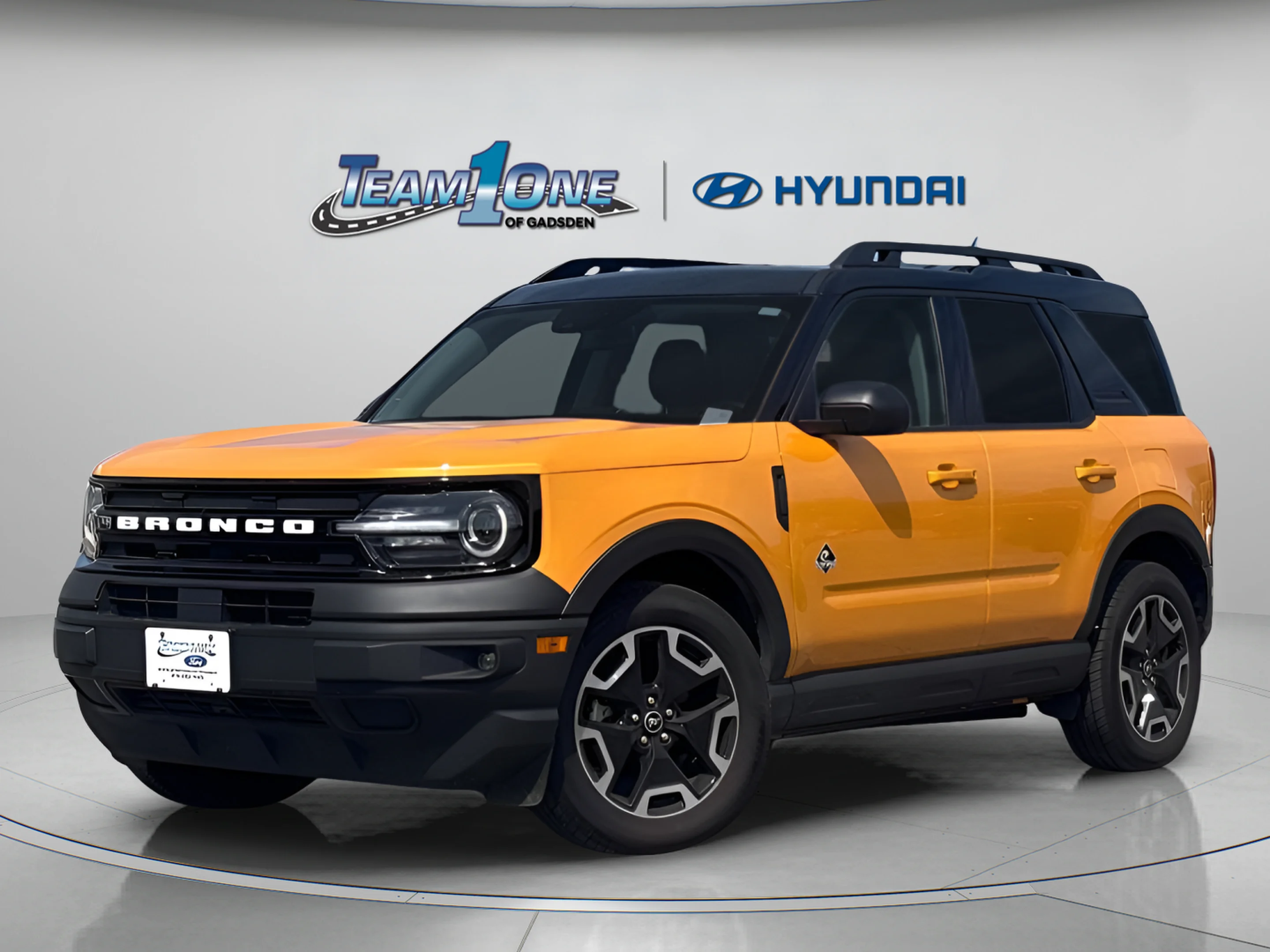 Used 2022 Orange Metallic Ford Outer Banks image 4