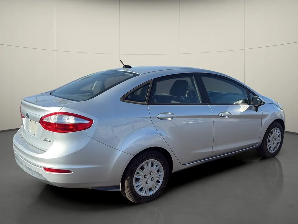 Used 2015 Silver Ford S image 7