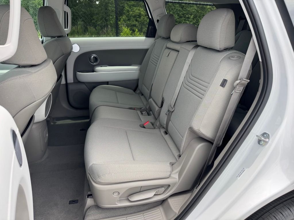 Certified Used 2026 White Hyundai SE image 17