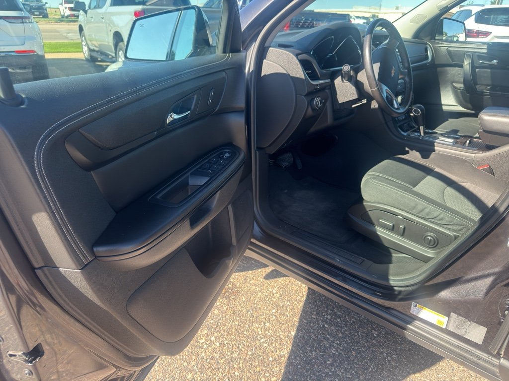 Used 2015 Tungsten Metallic Chevrolet LT image 9