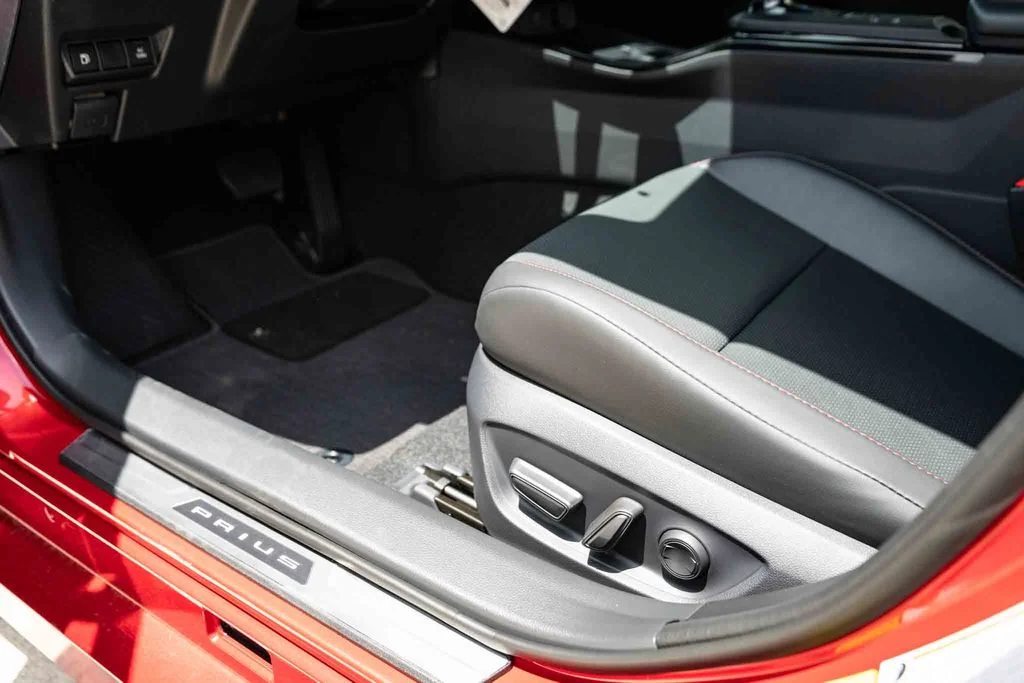 New 2026 Supersonic Red <sup>1</sup> Toyota  XSE image 10