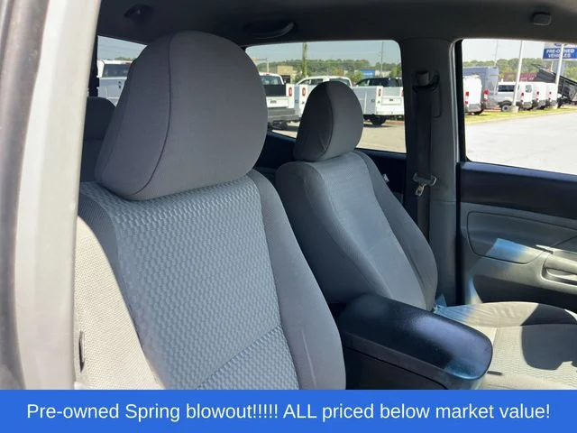 Used 2013 Silver Toyota SR5 image 31