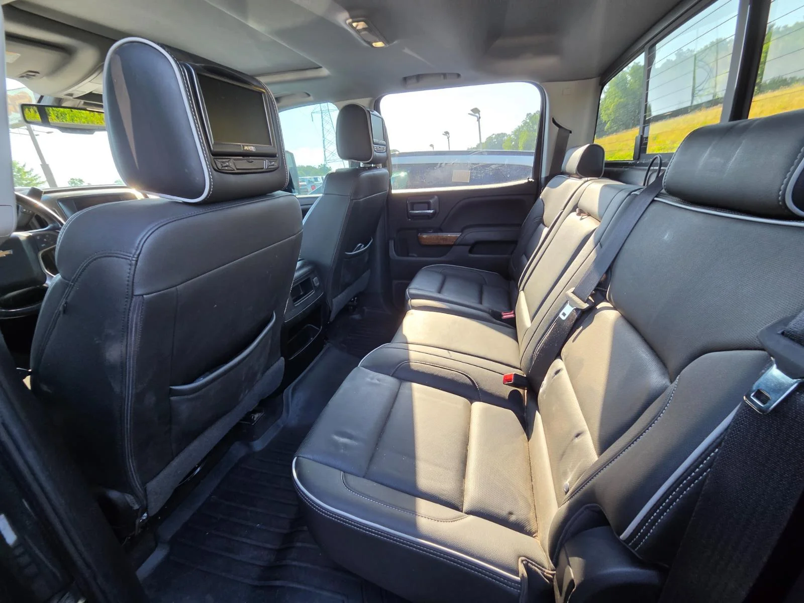 Used 2018 GRAPHITE METALLIC Chevrolet High Country image 9