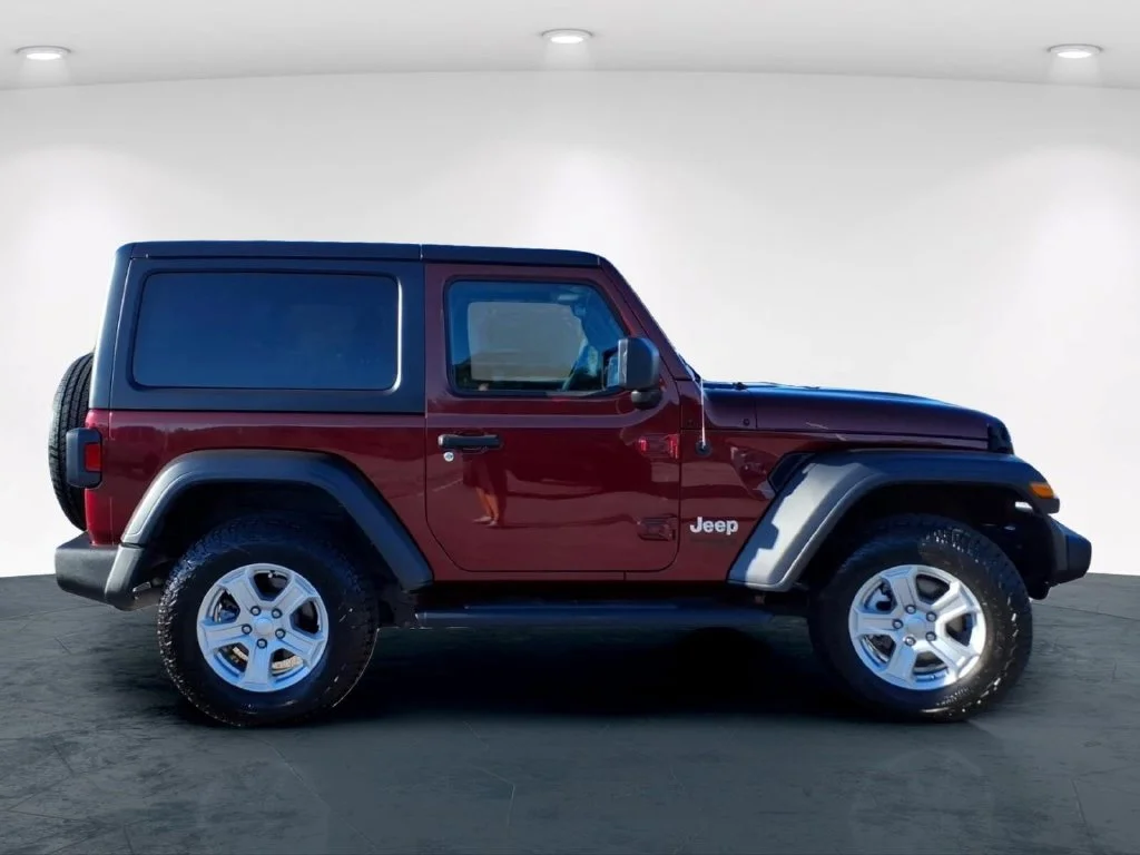 Used 2021 Red Jeep Sport S image 7