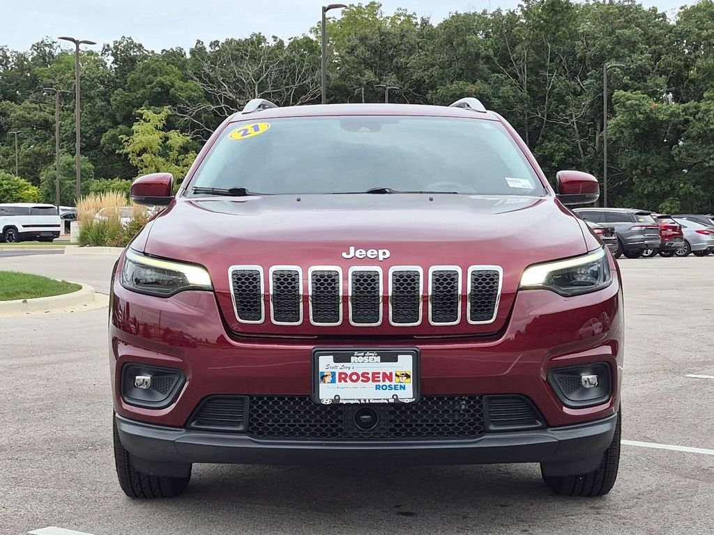 Used 2021 Red Jeep Latitude Lux image 2