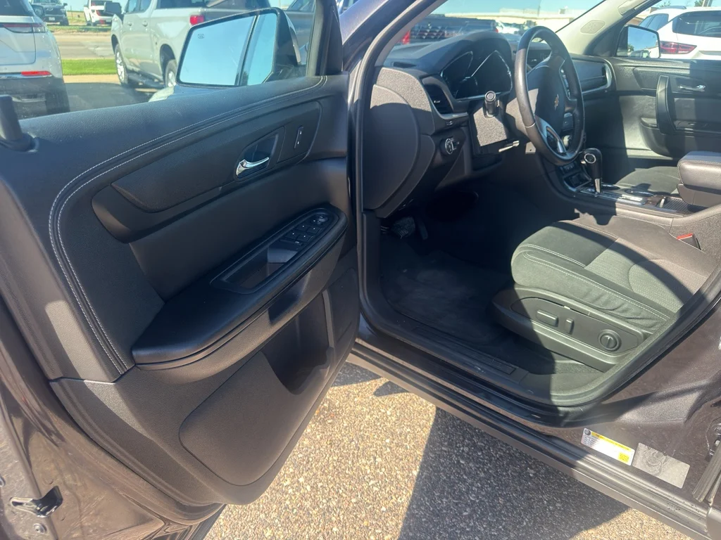 Used 2015 Tungsten Metallic Chevrolet LT image 9