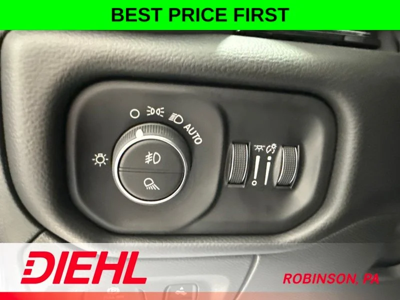 New 2026 Bright White Clear-Coat Exterior Paint RAM Laramie image 25