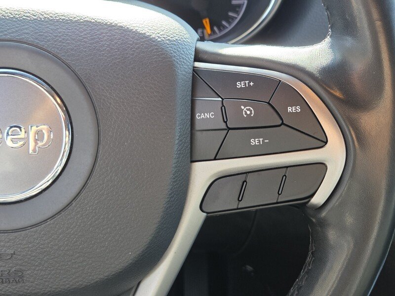 Used 2020 Gray Jeep Laredo E image 27