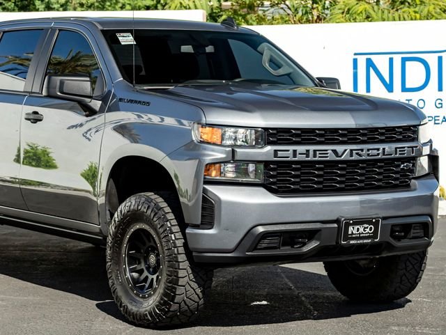 Used 2021 Satin Steel Metallic Chevrolet Custom image 5