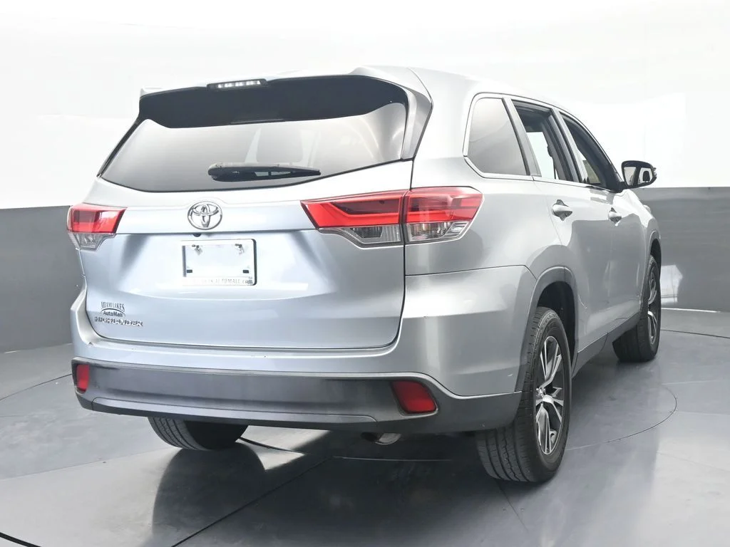 Used 2019 Celestial Silver Metallic Toyota LE image 4