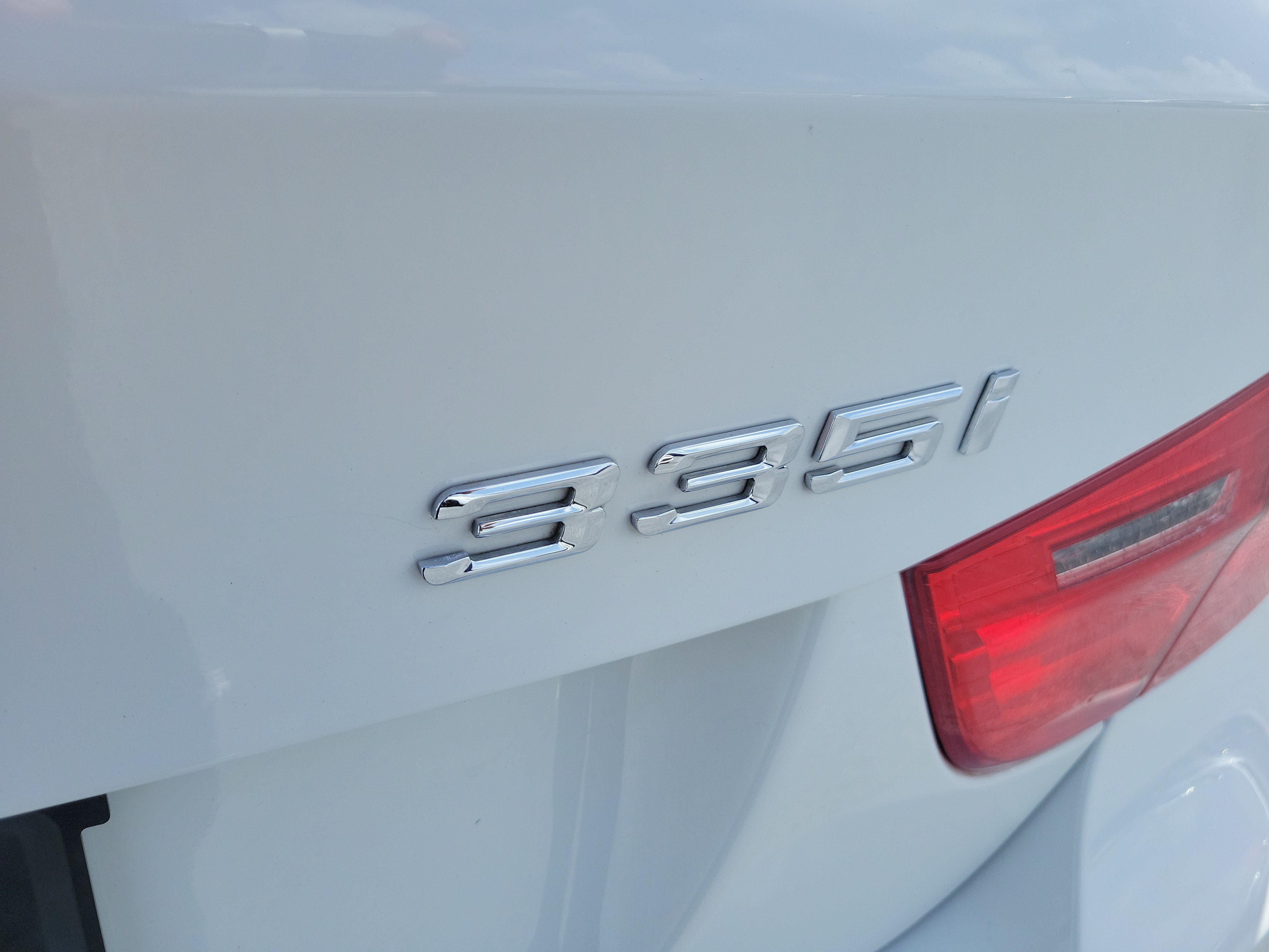 Used 2009 Alpine White BMW 335i image 8