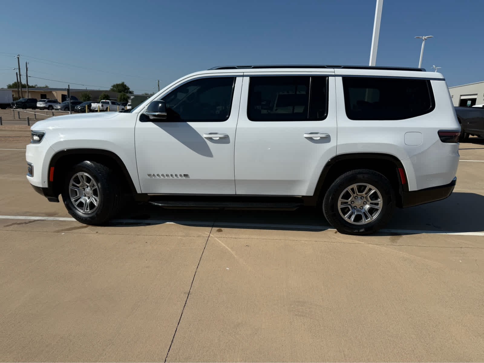 Used 2024 Bright White Clearcoat Jeep  image 9