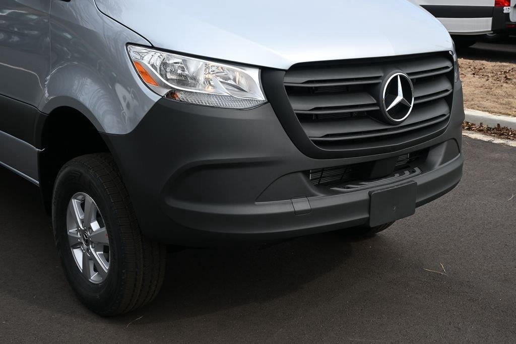 Used 2026 high-tech silver metallic Mercedes-Benz 2500 High Roof I4 Diesel HO 170" AWD image 32
