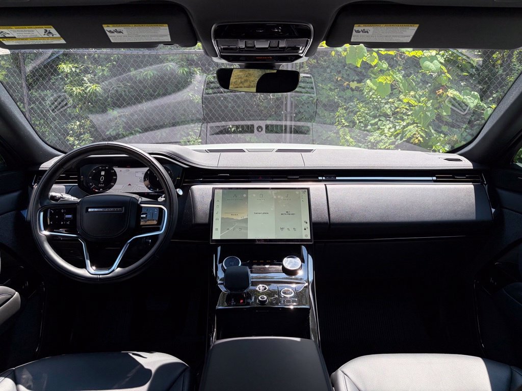 Used 2023 White Land Rover SE image 20