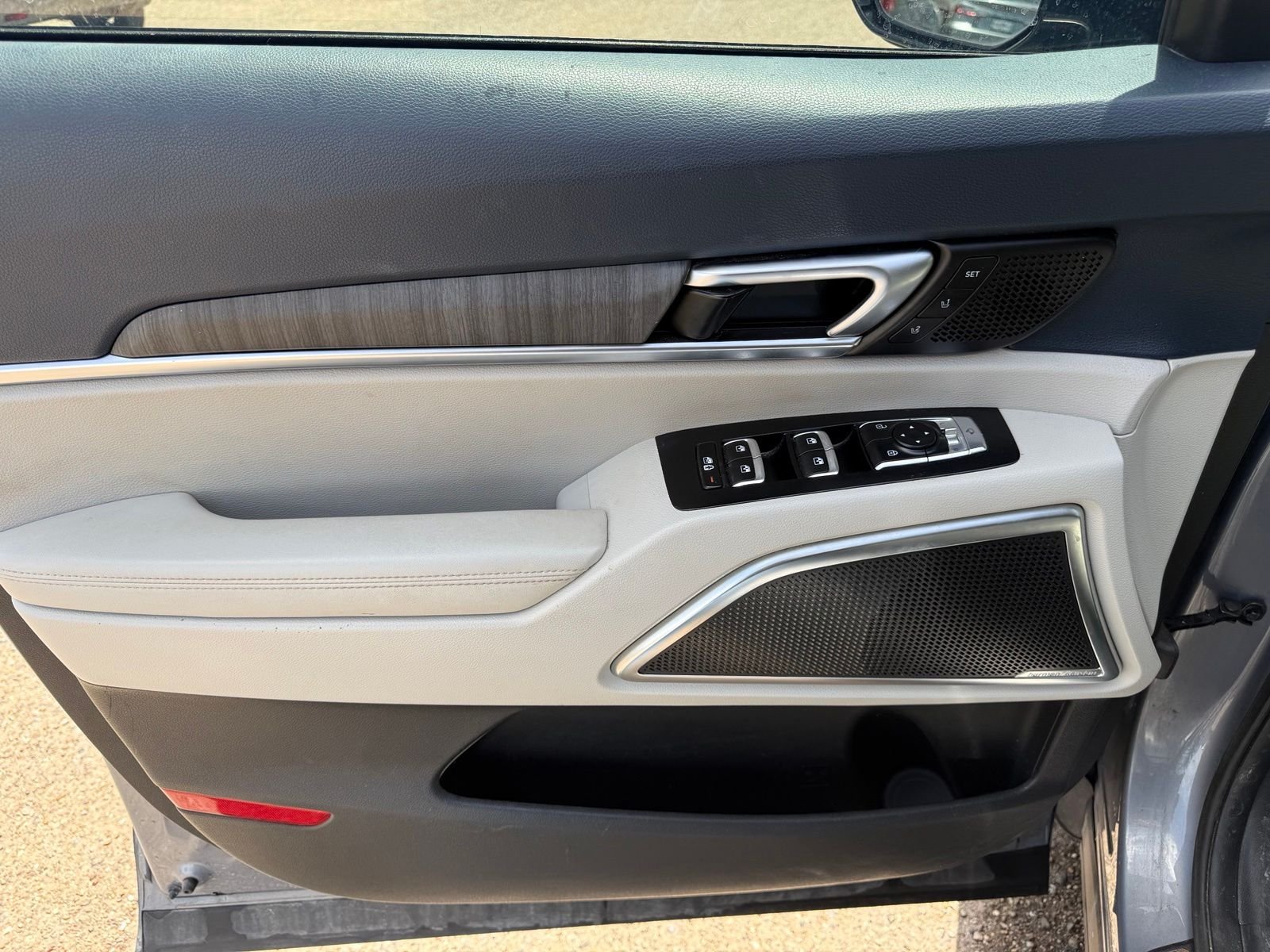 Used 2023 Silver Kia SX image 12