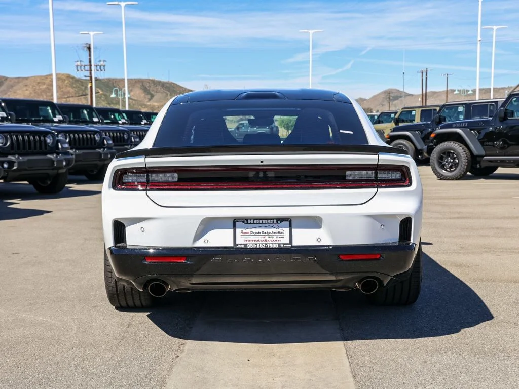 New 2026 White Knuckle Exterior Paint Dodge R/T Scat Pack 4-door AWD image 4