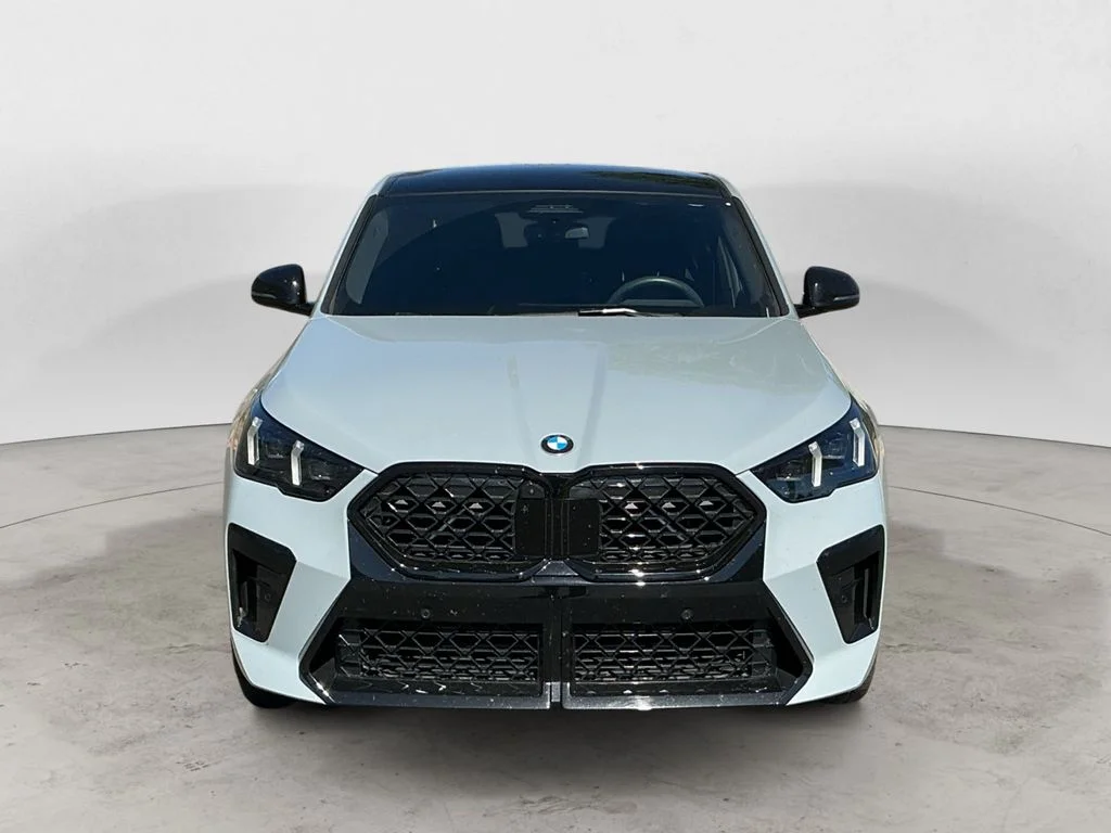 Used 2025 Gray BMW xDrive28i image 2