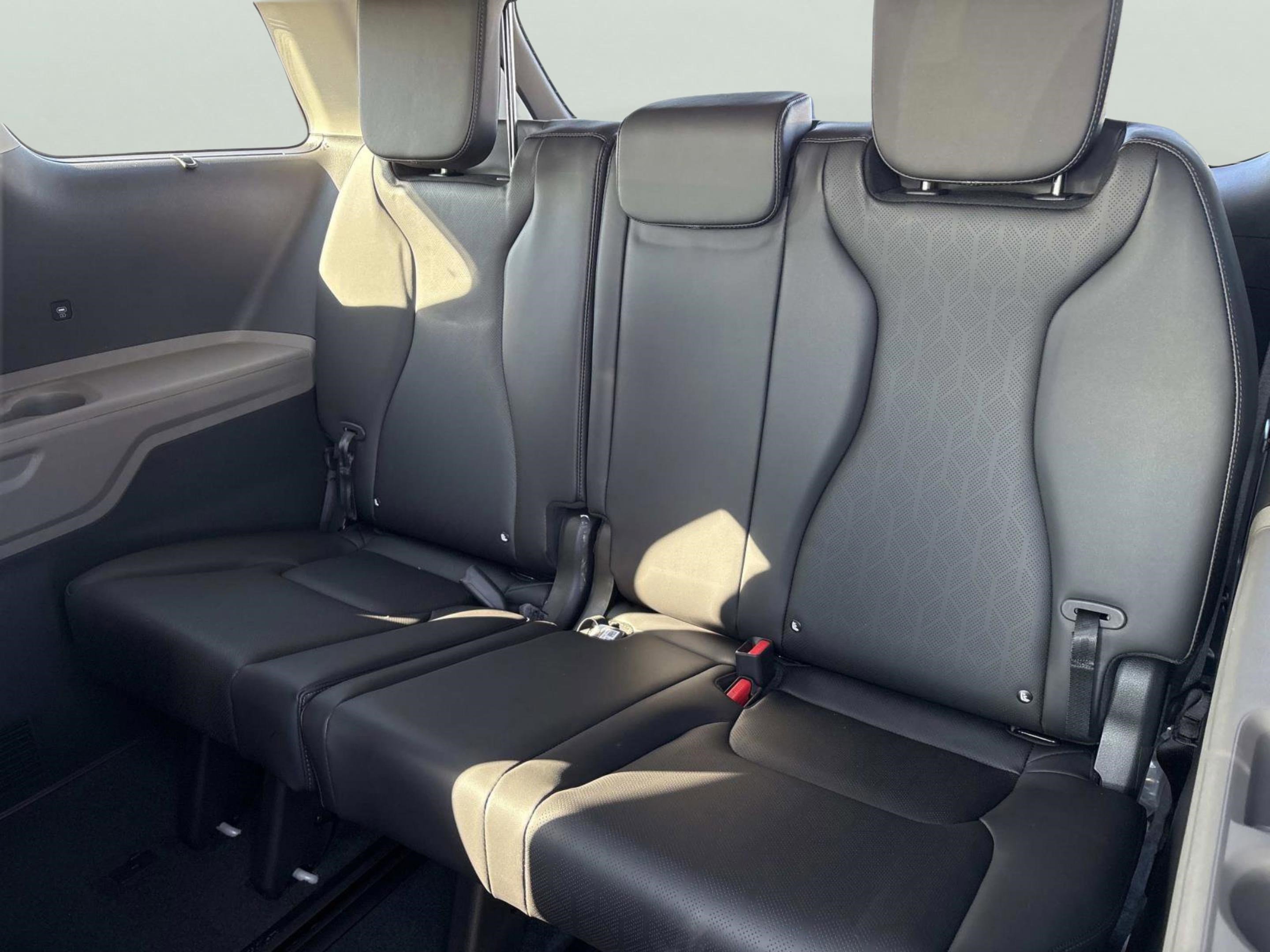 New 2026 Ivory Silver Kia EX image 15