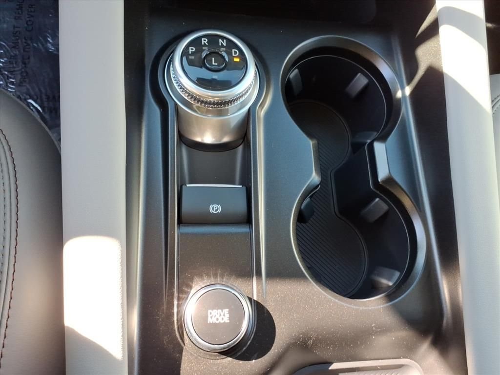 New 2026 Star White Metallic Tri-Coat Ford Active image 20