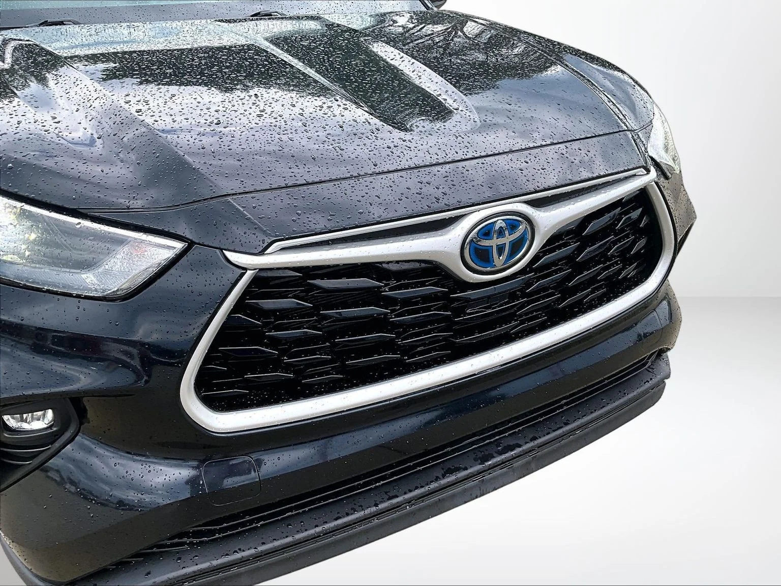Used 2023 Black Toyota LE image 28