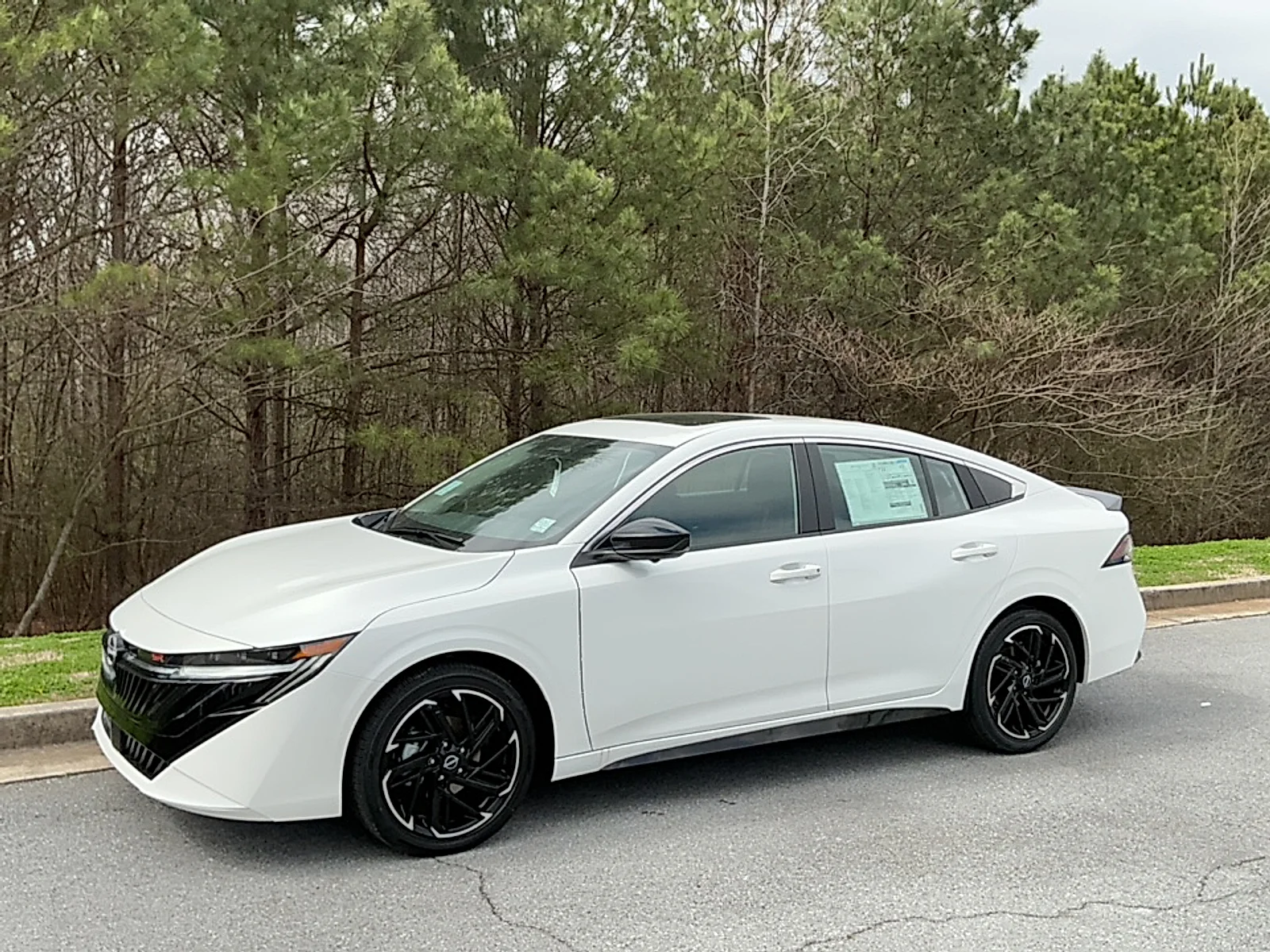 New 2026 Aspen White Tricoat Nissan SR image 4