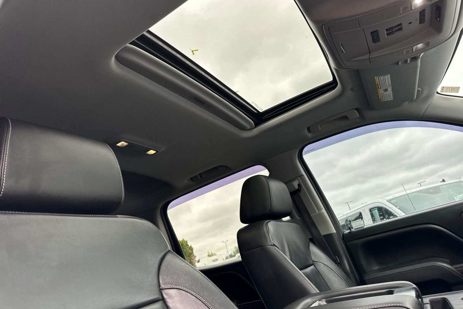 Used 2016 Silver GMC SLT image 17