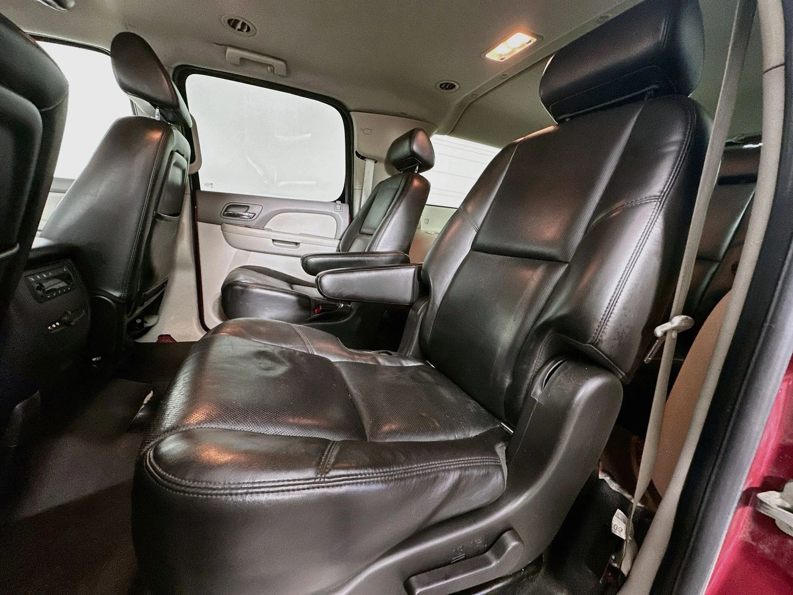 Used 2009 Red Jewel Tintcoat GMC Commercial Fleet image 22