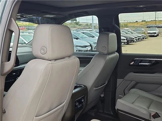 Used 2025 Sterling Gray Metallic Chevrolet Z71 4x4 image 10