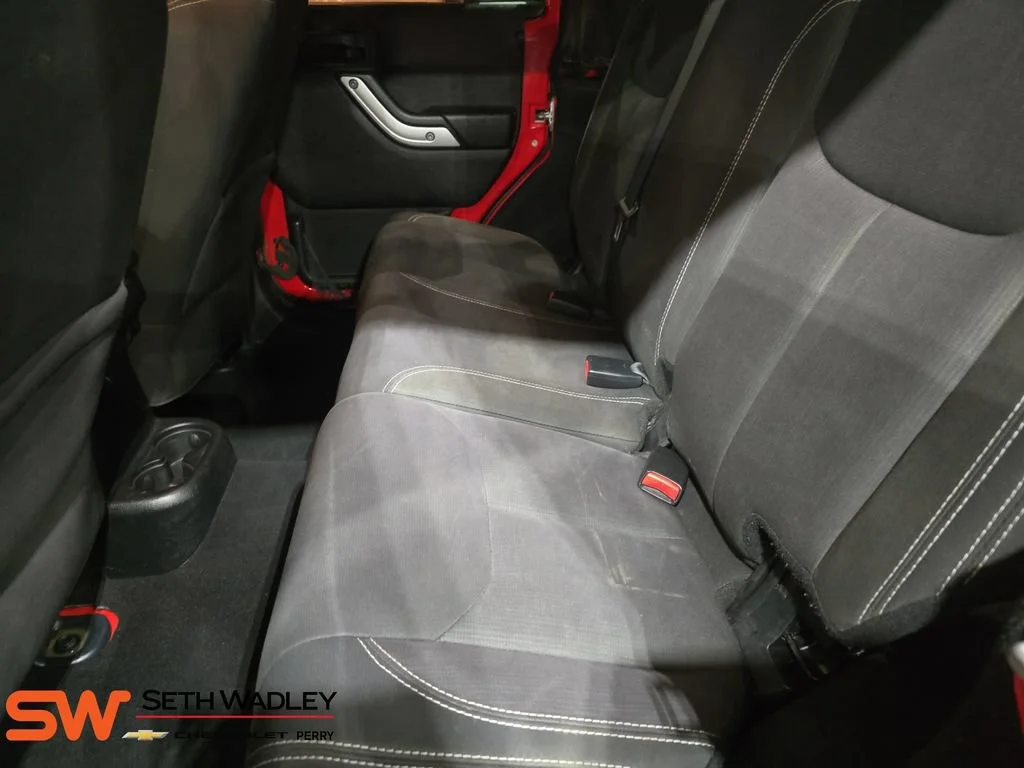 Used 2015 Red Jeep Sahara image 14