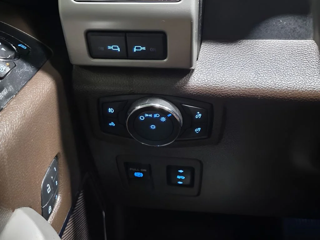 Used 2018 White Platinum Ford King Ranch image 23