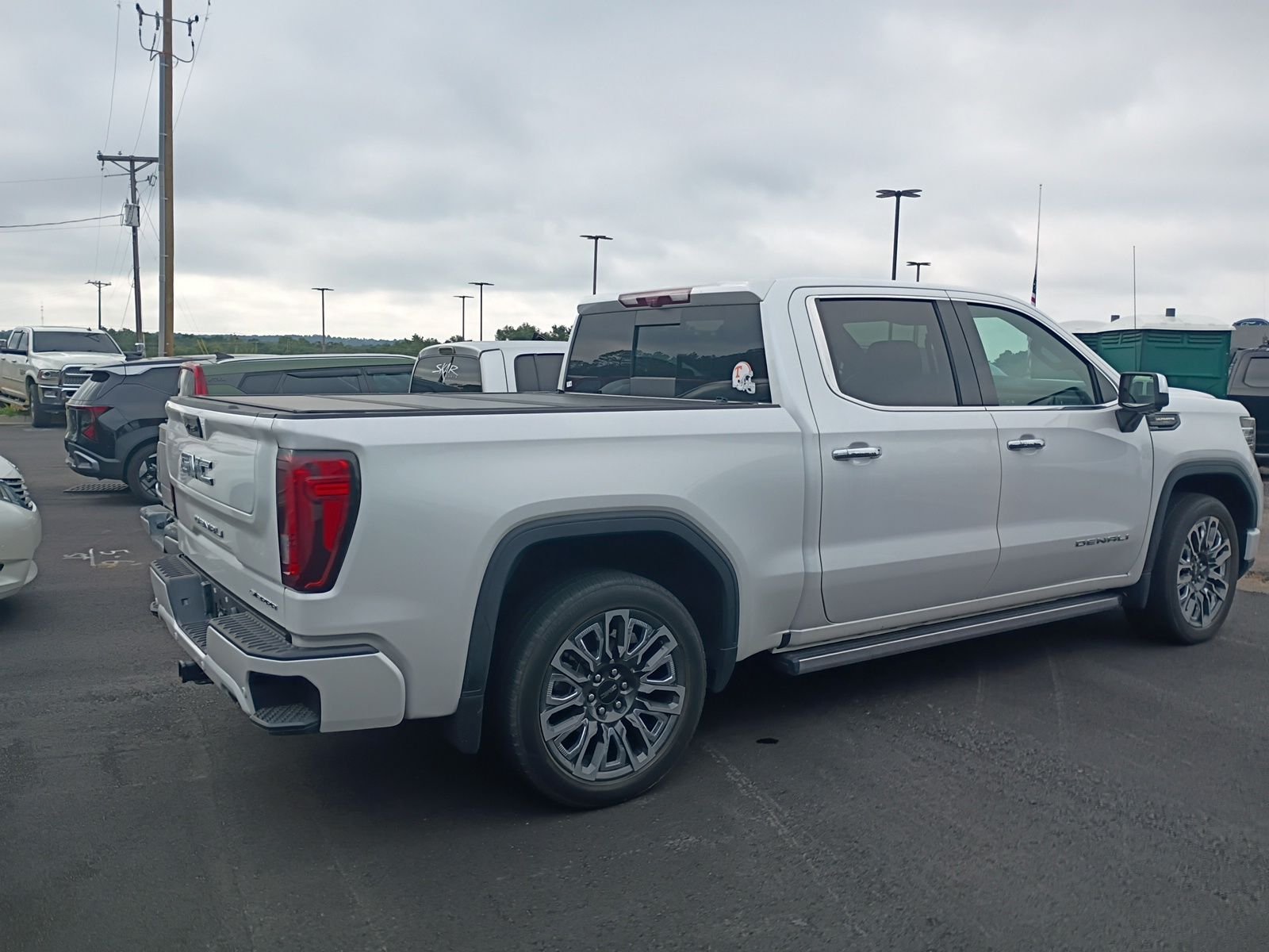 Used 2024 White GMC Denali Ultimate image 10